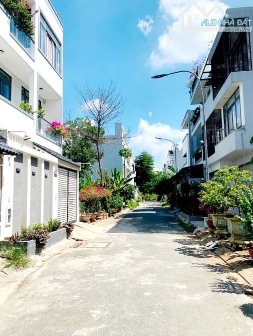 Nhà phố 2 tầng - 7.3×11m (80.3m²) - Đường nhựa ô tô - Gần cầu Long Kiểng - chỉ 5.x tỷ (tl)