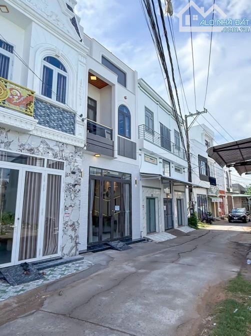 NHÀ TRỆT LẦU Đ.TÔ VĨNH DIỆN ĐỐI DIỆN BV NHI ĐỒNG, SIS, ĐH FPT & NAM CẦN THƠ GẦN BÊN