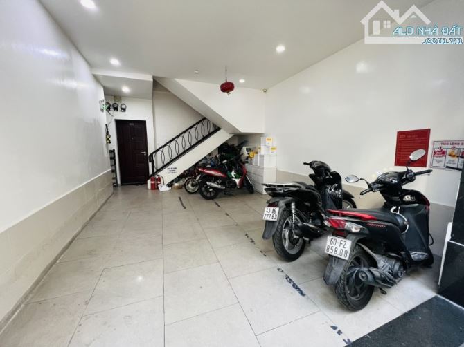 TÒA CHDV NGAY LÊ VĂN SỸ- 140M2- MT 10M- 15 PHÒNG- THU NHẬP 80tr- XE HƠI ĐỖ