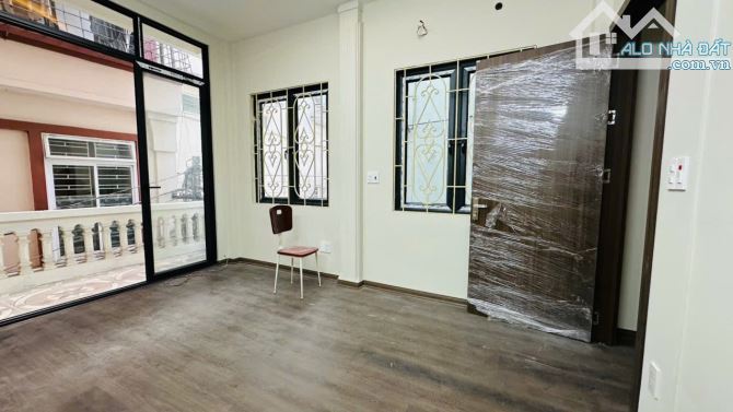 Nhà mặt tiền rộng 7m gần nhà hát lớn phố Đinh Tiên Hoàng giá 6.6 tỷ oto đỗ - 1