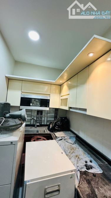 Nhà mặt tiền rộng 7m gần nhà hát lớn phố Đinh Tiên Hoàng giá 6.6 tỷ oto đỗ - 4