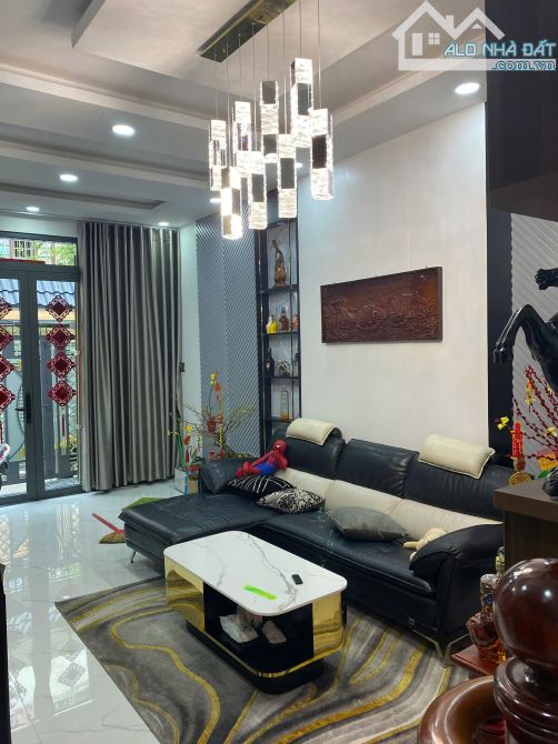 Kế chợ Nhị Thiên Đường- Bùi Minh Trực - P. 5 – Q. 8 - DT: 4*20m- Nhỉnh 7 Tỷ - 4