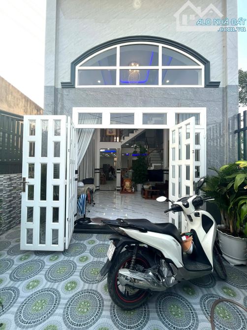 Nhà đẹp giá rẻ ngay trung tâm Hóc Môn - 5