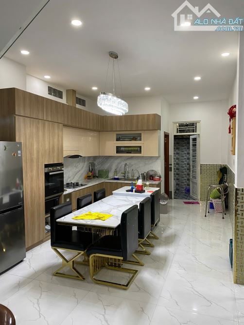 Kế chợ Nhị Thiên Đường- Bùi Minh Trực - P. 5 – Q. 8 - DT: 4*20m- Nhỉnh 7 Tỷ - 5