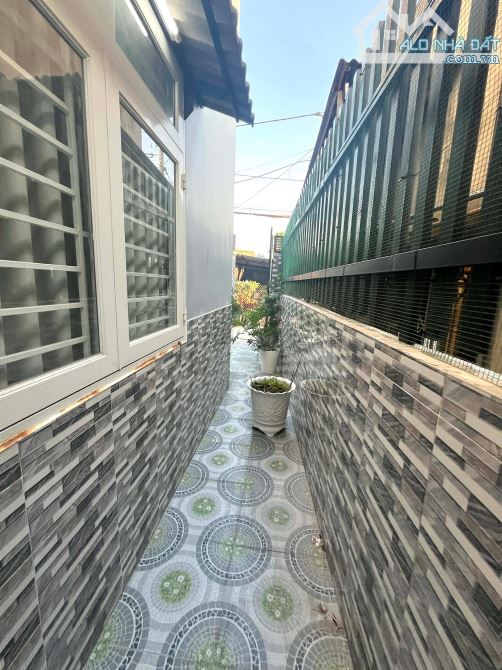 Nhà đẹp giá rẻ ngay trung tâm Hóc Môn - 8