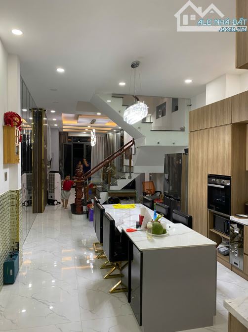 Kế chợ Nhị Thiên Đường- Bùi Minh Trực - P. 5 – Q. 8 - DT: 4*20m- Nhỉnh 7 Tỷ - 8