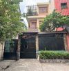 Biệt Thự Sân Vườn Giữa Lòng Sài Gòn, 8m x 23m. 3 Tầng, Góc 3MT siêu thoáng mát