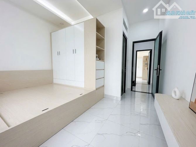 Nhà đẹp 1trệt 3 lầu 4 PN 5wc đg Nguyễn xiển Q9 gần VinQ9 - 1