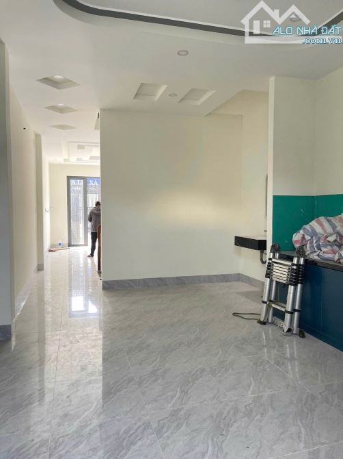 BÁN NHÀ 68M2 - XUÂN THỚI 21 - HÓC MÔN - 3 TẦNG - ĐƯỜNG RỘNG 12M - HƠN 6 TỶ - 2