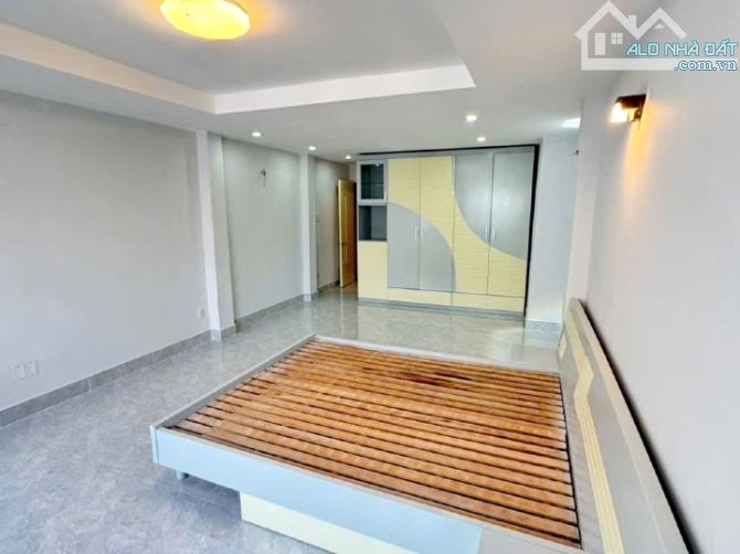 Nhà thuê 3 lầu sân thượng hẻm xe hơi Nguyễn Tri Phường, Q10 - 3