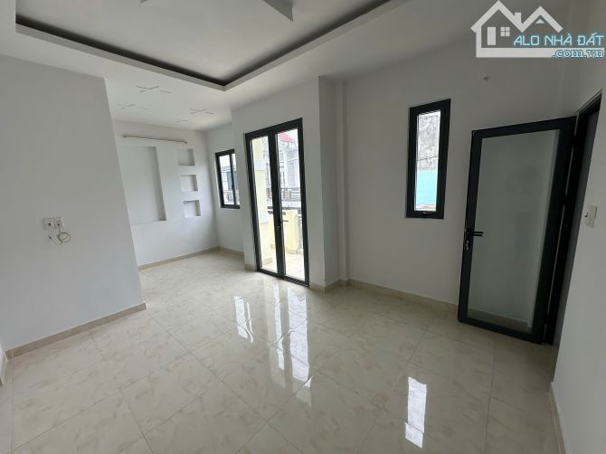 cầm 5tỷ mua nhà TP Hóc Môn đường Phạm Thị Giây góc 2 mặt tiền DT:82m2 ngang 5m x 17m - 3
