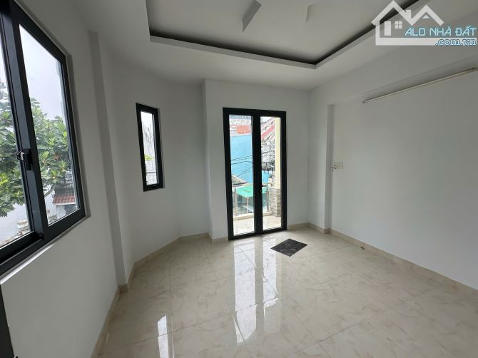 cầm 5tỷ mua nhà TP Hóc Môn đường Phạm Thị Giây góc 2 mặt tiền DT:82m2 ngang 5m x 17m - 5