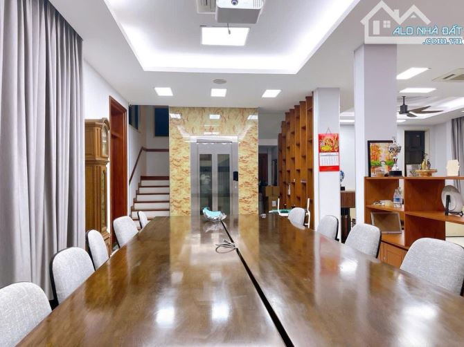 Biệt thự 5T thang máy Bắc Linh Đàm DT230m2, 68 tỷ Hoàng Mai