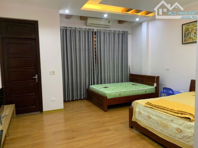 Bán nhanh căn nhà 3 tầng nhìn vườn hoa khu k15, Kinh Bắc