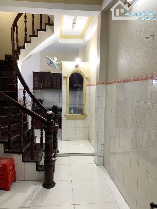 Cho thuê NR 3PN, 3WC tại Võ Văn Kiệt, 12 triệu, 128m2, Q5, HCM hàng hot vào ở ngay
