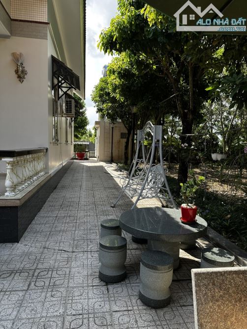 CHÍNH CHỦ BÁN BIỆT THỰ NHÀ VƯỜN 6500M2 GỒM 2000M THỔ CƯ 50X130M2 GIÁ CHỈ 20 TỶ NHỈN - 1