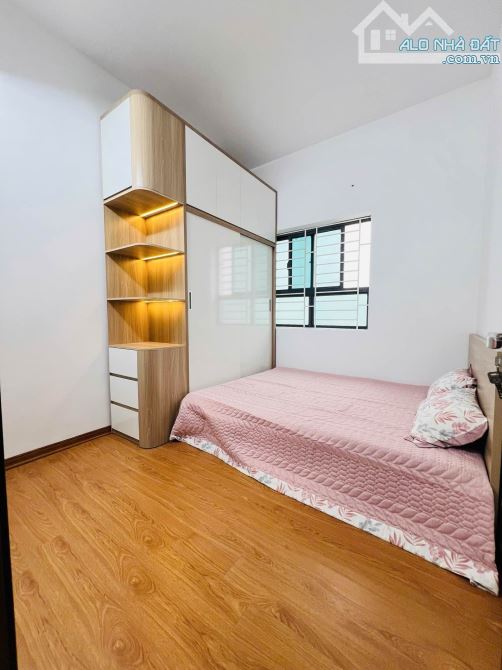 Chị gái em chuyển sang nhà to hơn nên cần bán căn CC 2 phòng ngủ full nội thất Kim Văn - 1