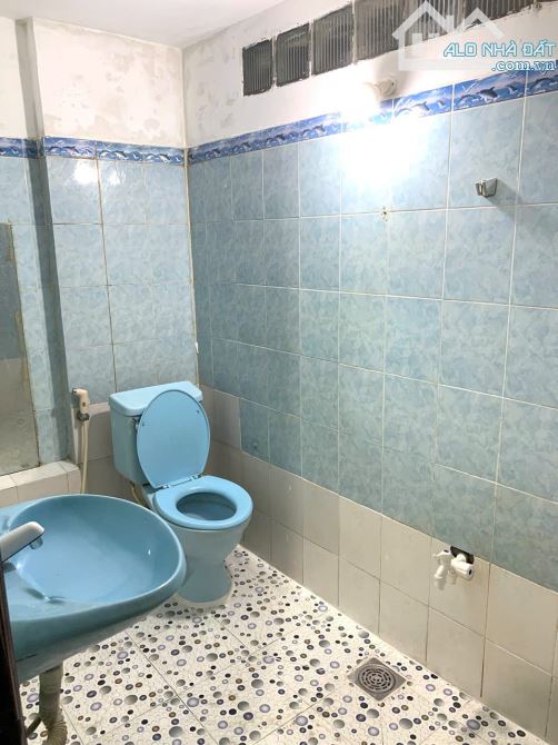 Cho thuê NR 3PN, 3WC tại Võ Văn Kiệt, 12 triệu, 128m2, Q5, HCM hàng hot vào ở ngay