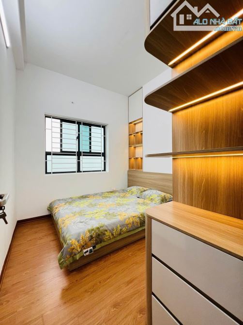 Chị gái em chuyển sang nhà to hơn nên cần bán căn CC 2 phòng ngủ full nội thất Kim Văn - 2