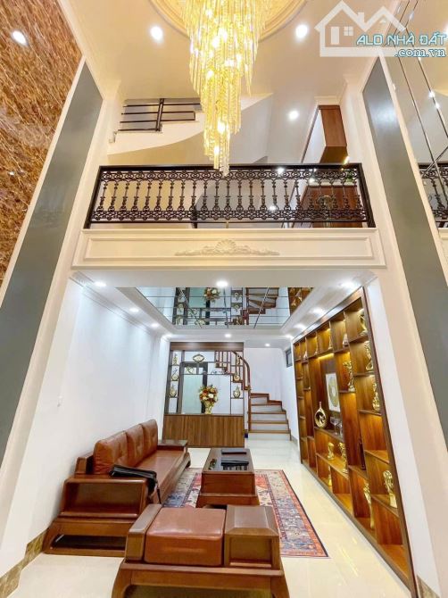 BÁN NHÀ LÔ GÓC GIÁP NHẤT, THANH XUÂN 45M2 5T 10.9 TỶ- NGÕ THÔNG KINH DOANH NHỎ - 2