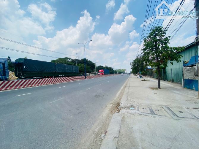 Bán đất 1886m2, mặt tiền đường ĐT.743 p. An Phú gần Vòng Xoay An Phú - 4