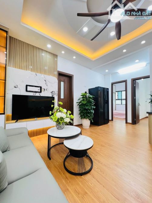 Chị gái em chuyển sang nhà to hơn nên cần bán căn CC 2 phòng ngủ full nội thất Kim Văn - 4