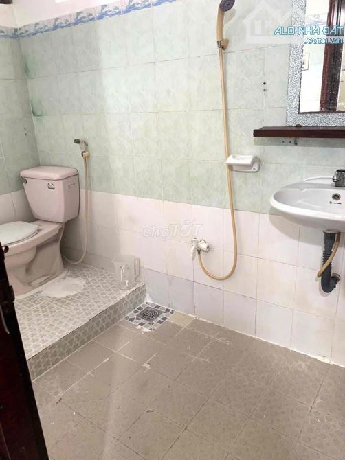 Cho thuê NR 3PN, 3WC tại Võ Văn Kiệt, 12 triệu, 128m2, Q5, HCM hàng hot vào ở ngay