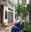 Bán gấp nhà khu Đội Cấn - Ngọc Hà, gần Lăng Bác: 40m² x 3 tầng, mặt 6m, có sân rộng.