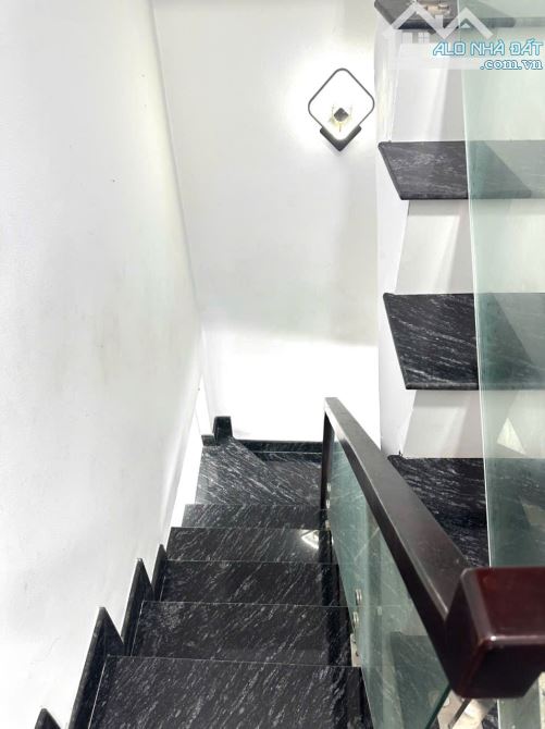 NHỈNH 6 TỶ NHÀ MỚI KENG, HXH, 3 TẦNG, NGUYỄN CẢNH CHÂN - TT QUẬN 1 - 1