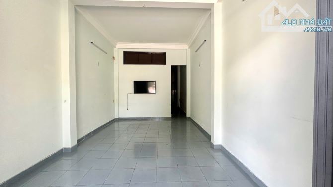 Bán nhà 3 tầng mặt tiền kinh doanh đường Âu Cơ khu bàn cờ trung tâm thành phố Nha Trang - 2