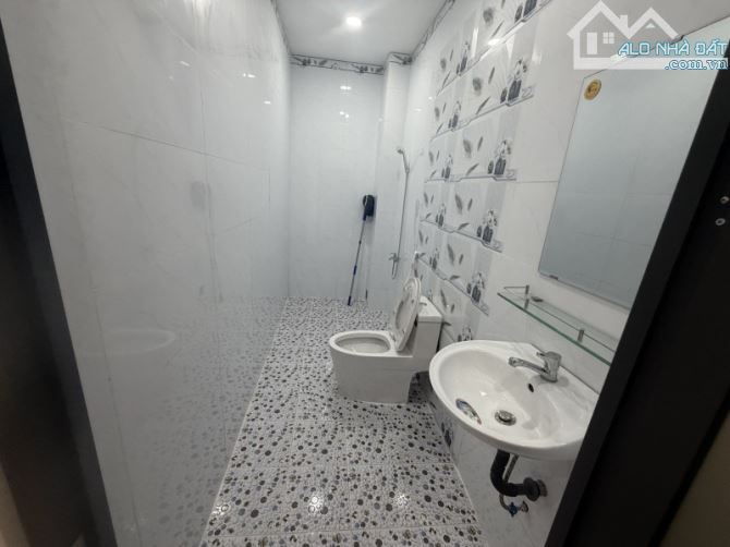 Bán nhà đường số 11, Phường Trường Thọ, Thủ Đức, TP HCM. DT 97m2, 2 Tầng, 4PN. Giá 5.9 - 4