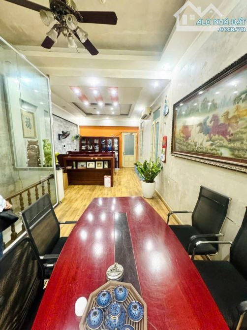 BÁN NHÀ MẶT PHỐ HOÀNG NGÂN, 74M2, VỈA HÈ RỘNG, KINH DOANH SẦM UẤT, 3X TỶ.