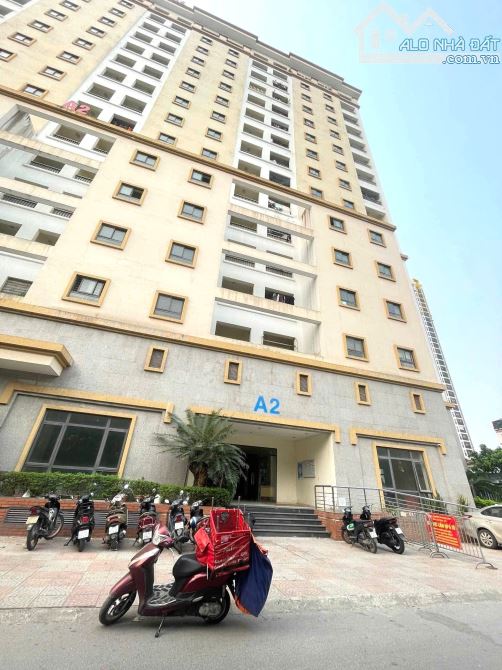 Bán căn hộ 2 ngủ tại A2 KIM GIANG. CĂN GÓC, thoáng sáng. Tầng đẹp. Nhà nguyên bản