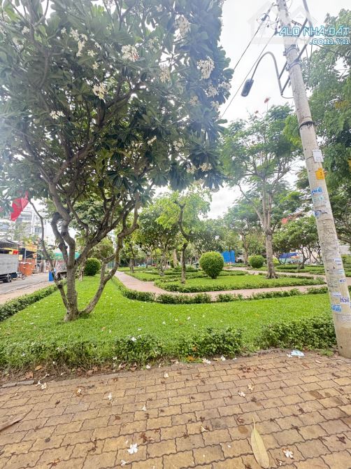 Bán Biệt Thự Khu Bông Sao - 12m x 17m - 205m2 -1 Hầm 1- 1Trệt 2 Lầu -5PN - Nhà Mới - P5 Q8 - 11