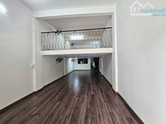 🏡 Chung Cư Mặt Tiền Chu Văn An, P2, Q6. DT 4 x 19, 2 tầng. Giá 3,2 tỷ TL.  🌹Căn hộ lầu 1 - 2