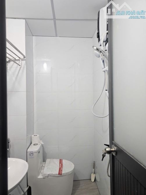 🏡 Chung Cư Mặt Tiền Chu Văn An, P2, Q6. DT 4 x 19, 2 tầng. Giá 3,2 tỷ TL.  🌹Căn hộ lầu 1 - 4