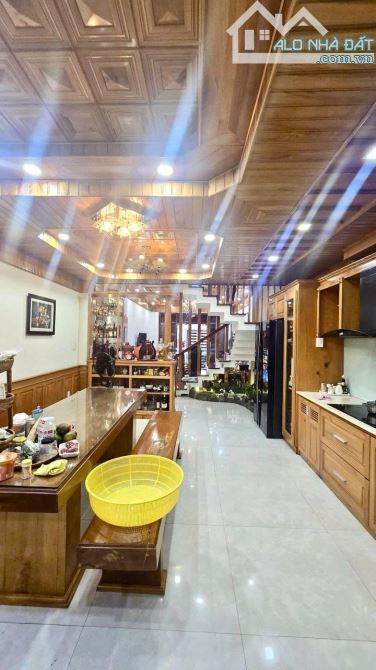 SIÊU PHẨM 4 TẦNG MẶT TIỀN THÁI THỊ BÔI – NHÀ ĐẸP ĐẲNG CẤP 5