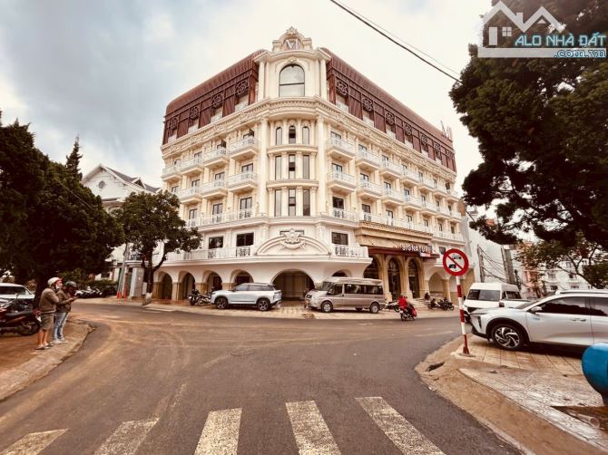 BÁN KHÁCH SẠN NGAY TRUNG TÂM ĐÀ LẠT