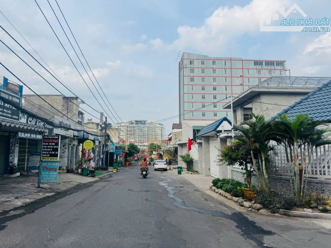 Bán nhà 1 lầu đối diện bệnh viện Đồng Nai, 1 sẹc đường Đồng Khởi; sổ hồng 324m2 giá 9.5 tỷ - 6