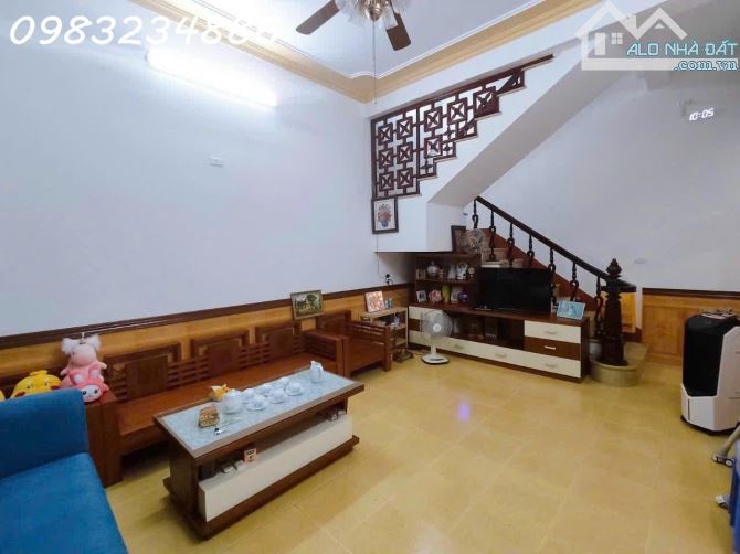 Bán nhà 2 mặt tiền 60m2 Phố Nguyễn Thái Học, Gia Cẩm, trung tâm Việt Trì