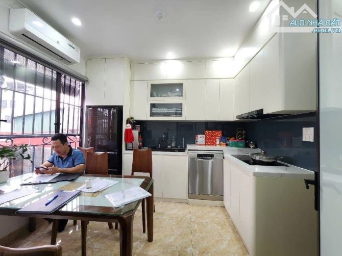 NHÀ ÂU CƠ – VIEW HỒ ĐIỀU HOÀ - DT 45 M2 - 5TẦNG - NGÕ THÔNG - THOÁNG – MẶT TIỀN ĐẸP - 1