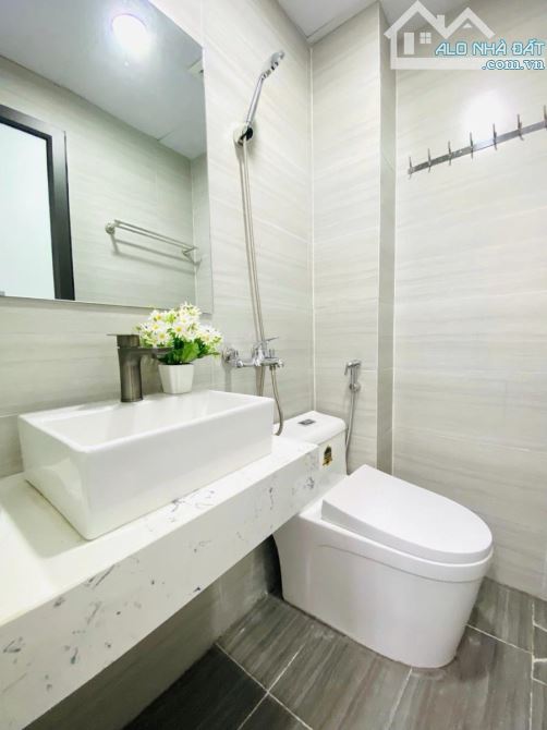 CCMN CÁCH PHỐ 30M - Ô TÔ VF3 VÀO NHÀ - MT RỘNG GẦN 6,6M - 22PKK - DOANH THU 130TR/THÁNG - 1