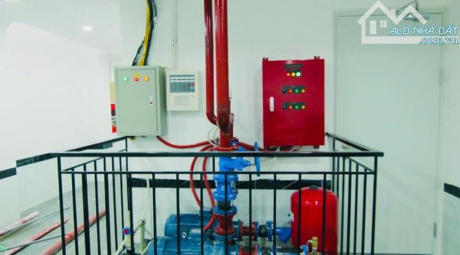 CCMN CÁCH PHỐ 30M - Ô TÔ VF3 VÀO NHÀ - MT RỘNG GẦN 6,6M - 22PKK - DOANH THU 130TR/THÁNG - 8