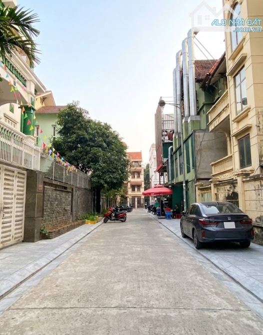 BÁN GẤP! BIỆT THỰ KĐT LINH ĐÀM, HOÀNG MAI, 328M2, MT 17M, GIÁ CHỈ 65.88 TỶ - 1