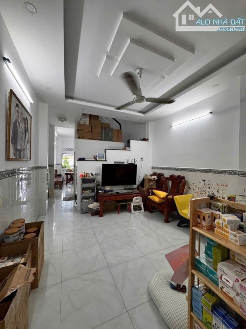 CHO THUÊ NHÀ MẶT TIỀN 88M2 MT ĐƯỜNG NGUYỄN THỊ MINH KHAI CHỈ 33TR