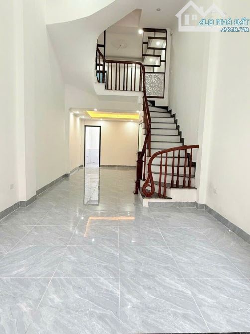 BÁN NHÀ YÊN NGƯU – THANH TRÌ – 36M² – 5 TẦNG – 7.6 TỶ