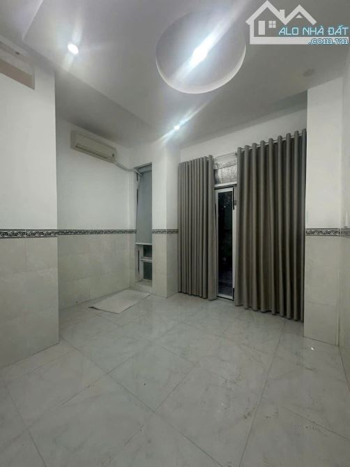 CHO THUÊ NHÀ MẶT TIỀN 88M2 MT ĐƯỜNG NGUYỄN THỊ MINH KHAI CHỈ 33TR - 1
