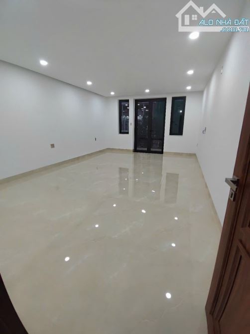 CHO THUÊ NHÀ 4.5 TẦNG CÓ THANG MÁY MT THÍCH QUẢNG ĐỨC, PHÙ HỢP KINH DOANH - 3