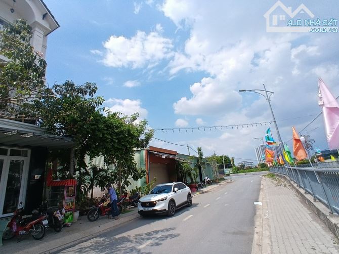 ĐẤT MẶT TIỀN APĐ QUẬN 12 – 30M RA SÔNG SÀI GÒN – KHÔNG KHÍ MÁT NHƯ KHU NGHỈ DƯỠNG