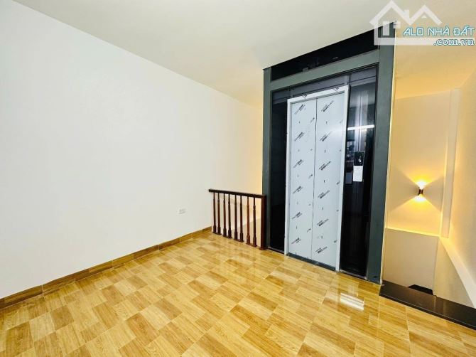 Bán nhà lô góc phố Hào Nam, Đống Đa, nhà đẹp ở ngay, 6 tầng thang máy giá 11.2 tỷ
